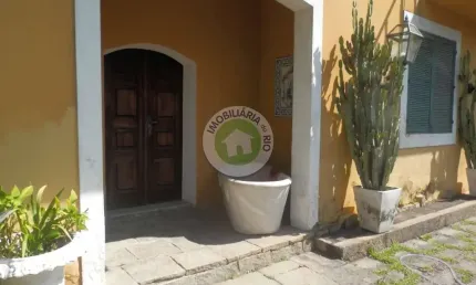 Adolfo lutz - residência bi-familiar na rua mais nobre da gávea