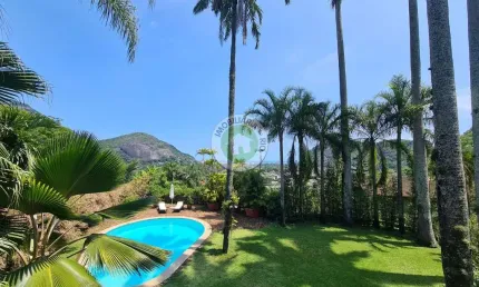 Luxuosa mansão à venda no Itanhangá, Rio de Janeiro-RJ: 4 quartos, 2 suítes, 3 salas, 8 banheiros, 4 vagas, 750m². Aproveite!