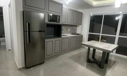 LINDO APARTAMENTO A 50 METROS DA PRAIA DOS INGLESES.