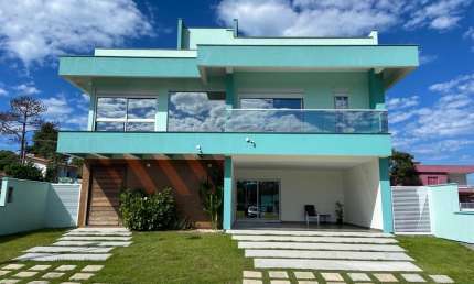 A CASA DOS SONHOS , LOCALIZADA NO RIO VERMELHO EM CONDOMINIO FECHADO.