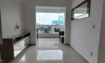 Apartamento duplex com escritura pública a 100 metros da praia dos ingleses.