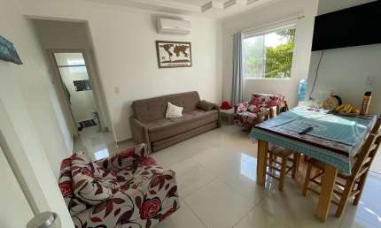 Apartamento mobiliado a 100 metros da praia dos ingleses.