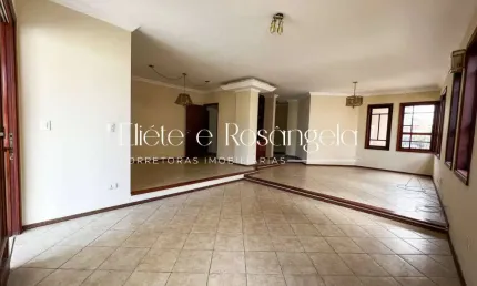 Sobrado com 4 dormitórios e 2 suítes no Esplanada do Sol