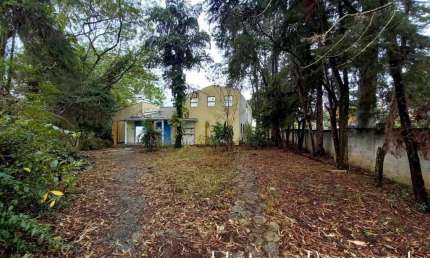 Terreno com 1.690m² no Jardim Uirá em excelente localização.