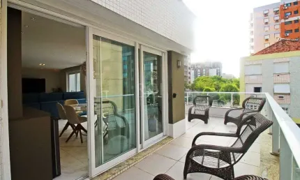Apartamento para venda  no Bairro Menino Deus em Porto Alegre