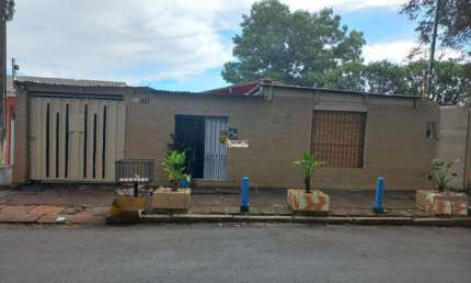 Casa de 2 dormitórios com piscina em terreno de 363m2 no bairro J. Viamar-Aceita financiamento bancário