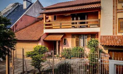 Casa para venda  no Bairro Jardim Planalto em Porto Alegre