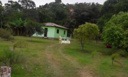 Sítio com 8 .000 m²  com casa de alvenaria - Praia das Pombas Itapuã.