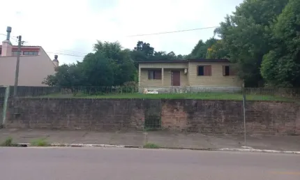 CASA DE 03 DORMITÓRIOS EM EXCELENTE LOCALIZAÇÃO - TARUMÃ - VIAMÃO RS