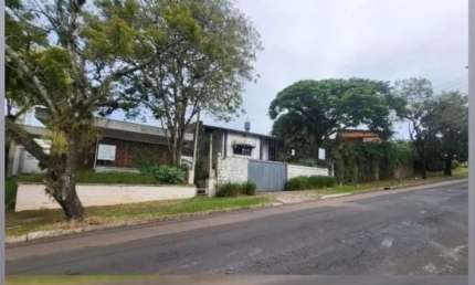 Casa para venda  no Bairro Três Figueiras em Porto Alegre