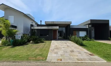 Casa em Condomínio para venda  no Centro de Xangri-lá