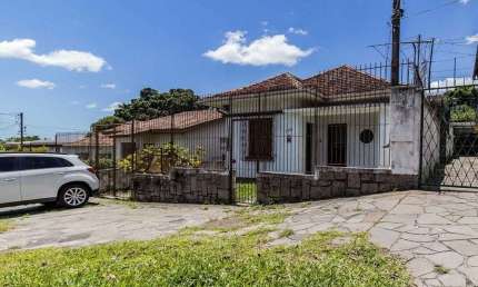 Casa para venda  no Bairro Partenon em Porto Alegre