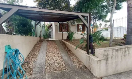 Casa para venda  no Bairro Lomba do Pinheiro em Porto Alegre