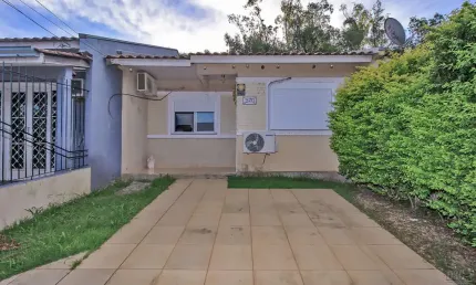 Casa com 2 quartos à venda na Rua Pedro Faria, 570, Hípica, Porto Alegre