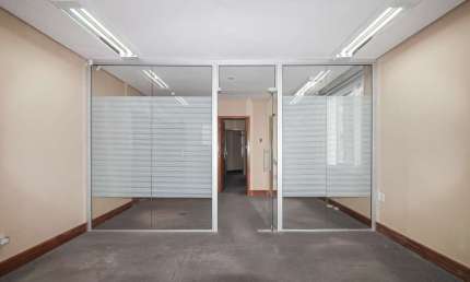 Sala para venda  no Bairro SAO JOAO em Porto Alegre