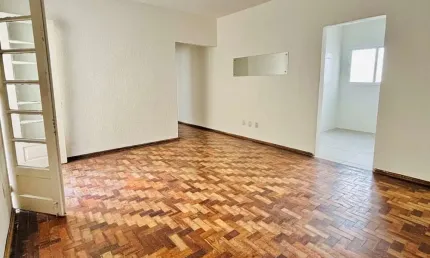Apartamento para venda  no Bairro Santana em Porto Alegre