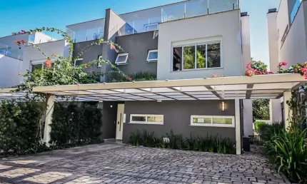 Casa em Condomínio para venda  no Bairro Pedra Redonda em Porto Alegre