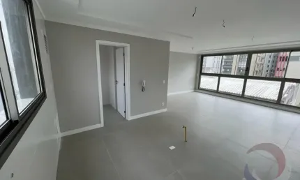 Maravilhoso apartamento de 3 dormitórios no centro de florianópolis