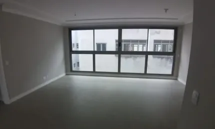 EXCELENTE APARTAMENTO COM 3 SUÍTES NO CENTRO DE FLORIANÓPOLIS