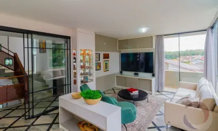 ÓTIMA CASA RESIDENCIAL DE 4 DORMITÓRIOS NA AGRONÔMICA