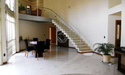 LINDA CASA RESIDENCIAL DE 5 DORMITÓRIOS NO ITACORUBI