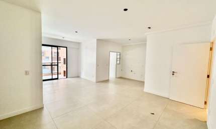 EXCELENTE APARTAMENTO DE 3 DORMITÓRIOS NO ITACORUBI