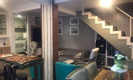 LINDA CASA RESIDENCIAL DE 5 DORMITÓRIOS NA TRINDADE
