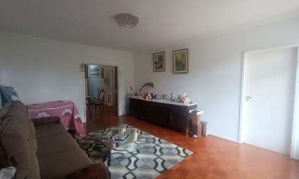 LINDA CASA RESIDENCIAL DE 3 DORMITÓRIOS NA TRINDADE