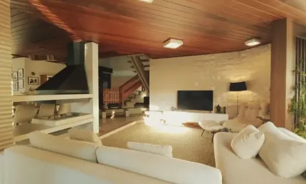 LINDA CASSA RESIDENCIAL DE 5 DORMITÓRIOS NA LAGOA DA CONCEIÇÃO