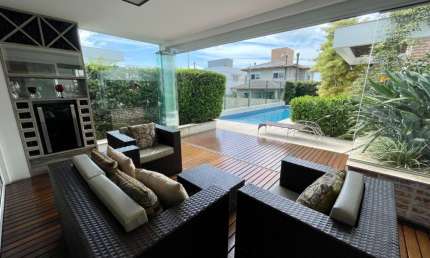 LINDA CASA RESIDENCIAL DE 4 DORMITÓRIOS NA LAGOA DA CONCEIÇÃO