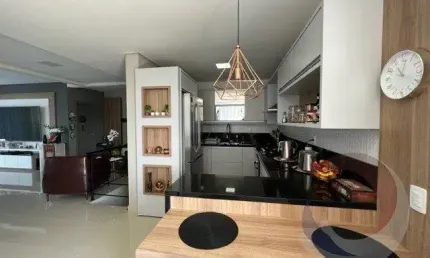 Linda casa residencial de 3 dormitórios no córrego grande