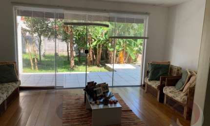 MARAVILHOSA CASA DE 4 DORMITÓRIOS NO CÓRREGO GRANDE