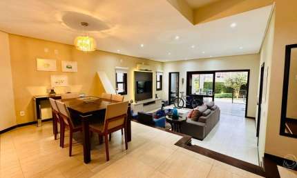 LINDA CASA RESIDENCIAL DE 4 DORMITÓRIOS NO CÓRREGO GRANDE