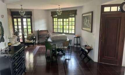 LINDA CASA RESIDENCIAL DE 5 DORMITÓRIOS NO CÓRREGO GRANDE