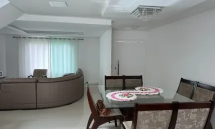 Linda casa residencial de 3 dormitórios no campeche