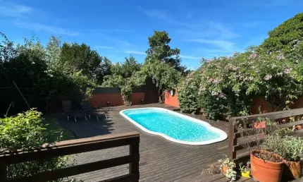 Linda casa residencial de 5 dormitórios no campeche