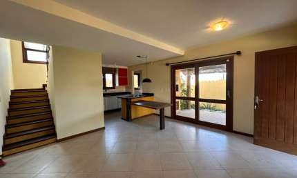 ÓTIMA CASA RESIDENCIAL DE 3 DORMITÓRIOS NO CAMPECHE