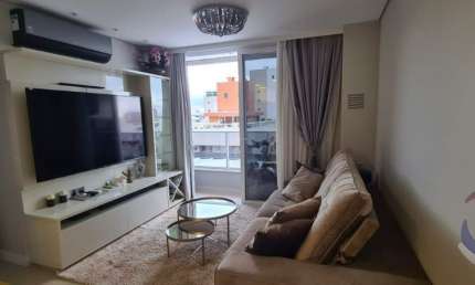 ÓTIMO APARTAMENTO DE 2 DORMITÓRIOS NO CENTRO DE FLORIANÓPOLIS
