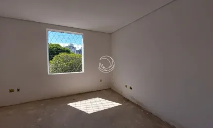 LINDA CASA RESIDENCIAL DE 5 DORMITÓRIOS NO CENTRO DE FLORIANÓPOLIS