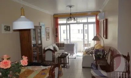 Ótimo apartamento de 3 dormitórios no centro de florianópolis