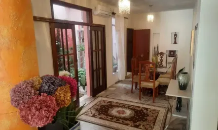 Linda casa de 4 dormitórios no centro de florianópolis