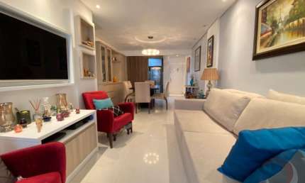 LINDO APARTAMENTO DE 2 DORMITÓRIOS NO CENTRO DE FLORIANÓPOLIS