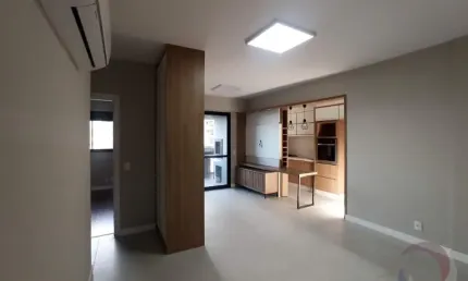 Lindo apartamento de 2 dormitórios no centro de florianópolis