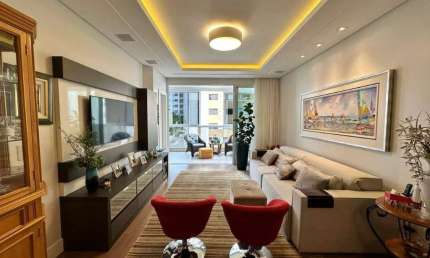 MARAVILHOSO APARTAMENTO DE 4 DORMITÓRIOS NO CENTRO DE FLORIANÓPOLIS
