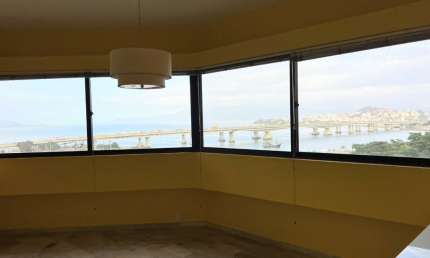 ÓTIMO APARTAMENTO DE 4 DORMITÓRIOS NO CENTRO DE FLORIANÓPOLIS