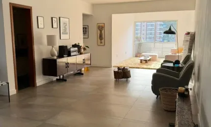LINDO APARTAMENTO DE 3 DORMITÓRIOS NO CENTRO DE FLORIANÓPOLIS