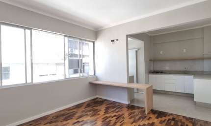 MARAVILHOSO APARTAMENTO DE 2 DORMITÓRIOS NO CENTRO DE FLORIANÓPOLIS