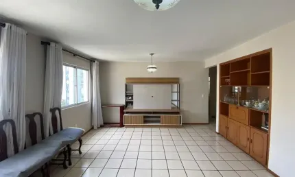 Ótimo apartamento de 3 dormitórios no centro de florianópolis