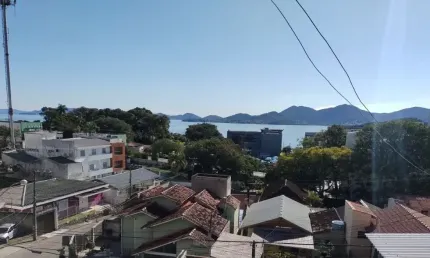 Linda casa de 7 dormitórios no centro de florianópolis