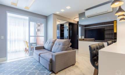EXCELENTE APARTAMENTO DED 3 DORMITÓRIOS NO CENTRO DE FLORIANÓPOLIS